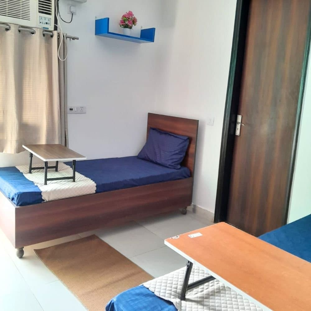 Pelican House โ C Block, Vijay Nagar, Delhi (North Campus)