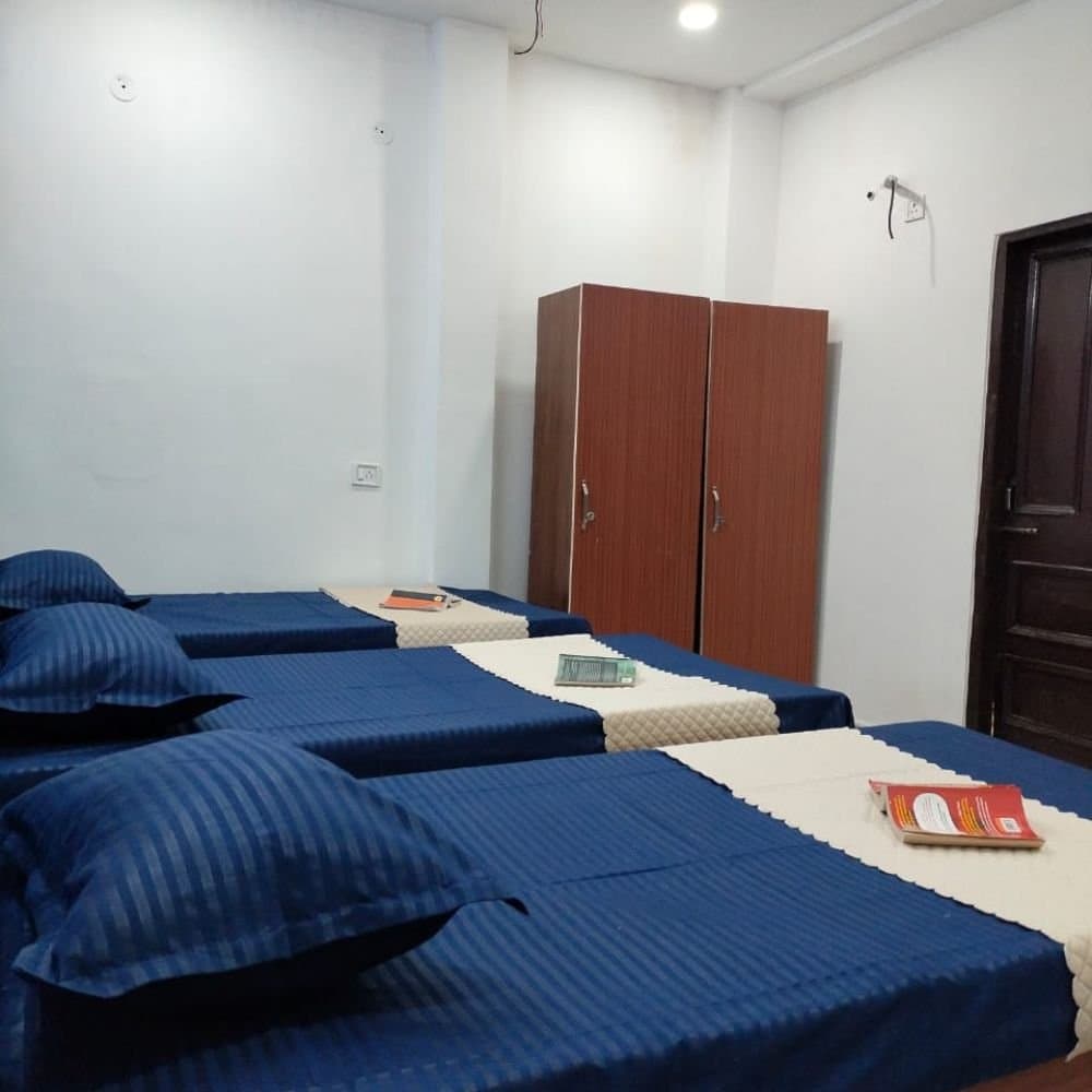 Eagle House โ C Block, Vijay Nagar, Delhi (North Campus)